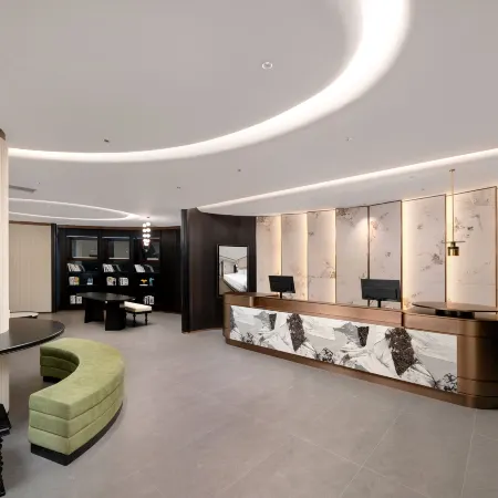 Hailan Hotel (Mudanjiang Railway Station Pedestrian Street)