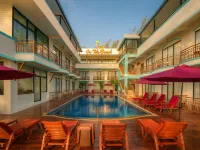 In on the Beach Hotel カロン・ナイト・マーケット周辺のホテル