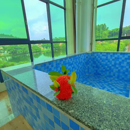 Guanhege True Hot Spring Inn