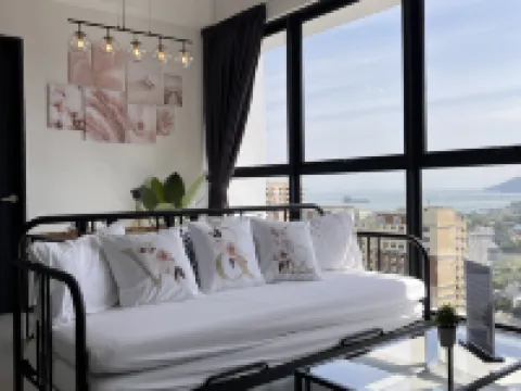 Georgetown Urban Suite | Family | Skypool I SeaView Hotels in Jelutong