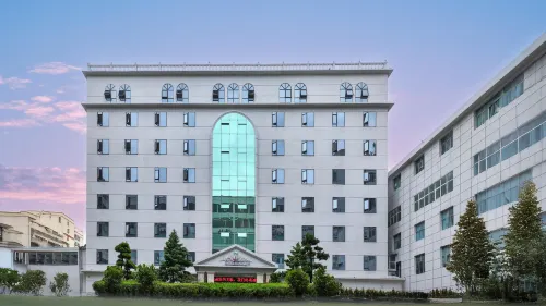 草海國際大酒店（畢節威寧草海北坡生態公園店） - 4星級