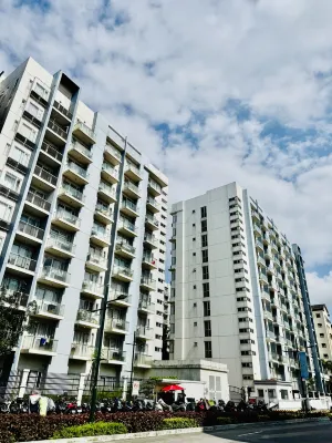 One Palm Tree Villas Across Naia-T3 Hotels near Villamor Airbase