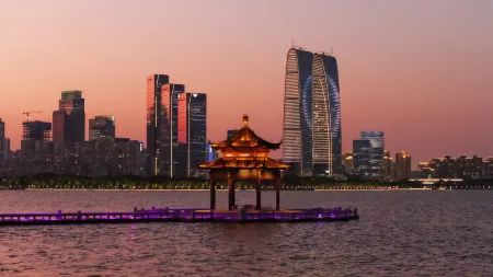 W Suzhou Отели рядом с достопримечательностью «The Gate of the Orient»