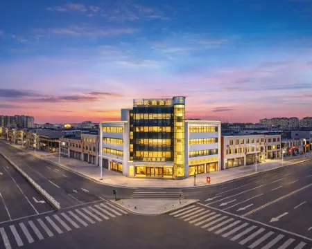 White Swan Hotel (Weihui City Government Store) Hotels in Weihui