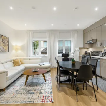 New Luxury 4BR Dunbar Home Near UBC & Kits | Sleeps 10 | Ideal for World Cup Guests