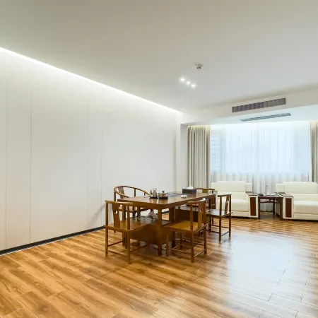 Dongshan Overseas Chinese Hotel (Jinluan Bay Beach Branch, Dongshan Island)