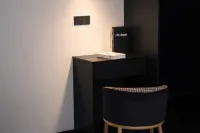 Yifeng Hotel