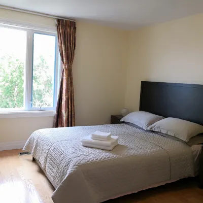 Dairy Homestay Hotels near Danforth Ave