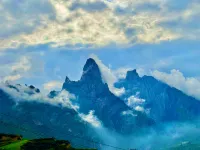 Lan Jing · Panoramic Sunrise & Mist View Retreat (Zhagana Scenic Area)