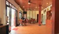Luang Prabang Pangkham Lodge - parking
