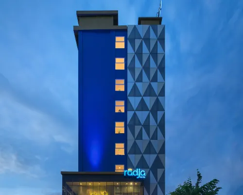 RADJA ART & BOUTIQUE HOTEL SIMPANG LIMA Hotels near WaterBlasterID