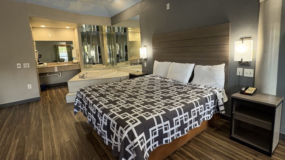 Regency Inn & Suites by Capital O Houston IAH Airport