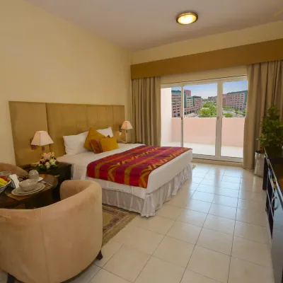 Parkside Hotel Apartment Отели рядом с достопримечательностью «Джебель-Али»