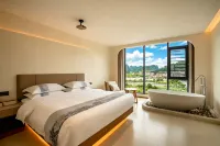 Guanlan Mountain Lodge (Libo Xiao Qi Kong Scenic Area West Gate)
