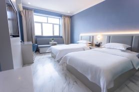 Hami Dingsheng Hotel (Petroleum Base)