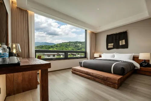 Floral Hotel·Yungu Hongduo | Limber Up · Yunqi Mountain Wild Bonfire Resort