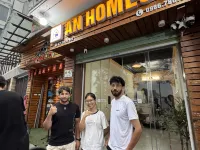 An Homestay Lakeview Apartment Hotels in Hanoi