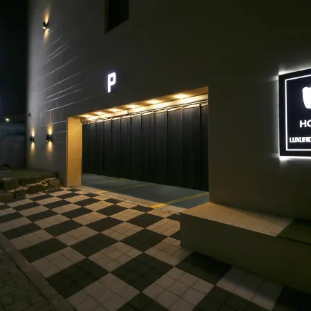 Hotel Wall