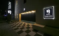 Hotel Wall