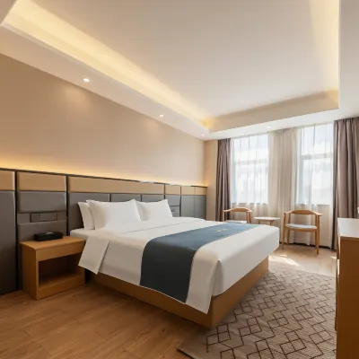 Midi Hotel Отели рядом с достопримечательностью «Штаб-квартира компании Huawei»
