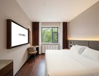 Jiujia Yueminglou Hotel (Urumqi South Railway Station Hotan 2nd Street) - 3-Star