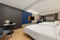 Chuxiong Mehood Hotel - parking
