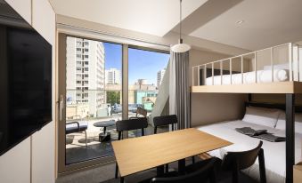 Hotel Tov