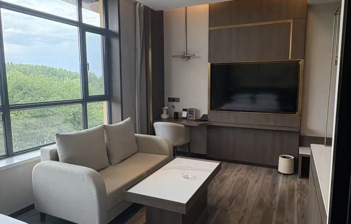 Jeminay Huaju Hotel
