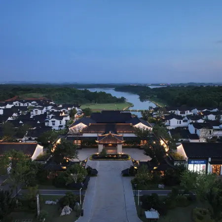 Yinju Jiayu Wenquan Resort Hotel