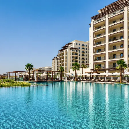 Vanilla Homes Premium Studio Yas Golf Collection