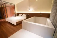 No. 7 Bay Hot Spring Hotel (Jinan Oulebao Animal Kingdom Hualinyuan Scenic Area) - 2-Star
