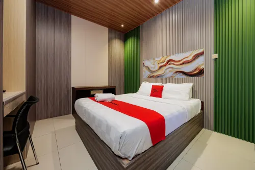 RedDoorz Near Exit Toll Bogor - Pensionaatit