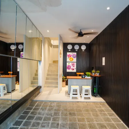 Urbanview Manukan Family Inn Surabaya
