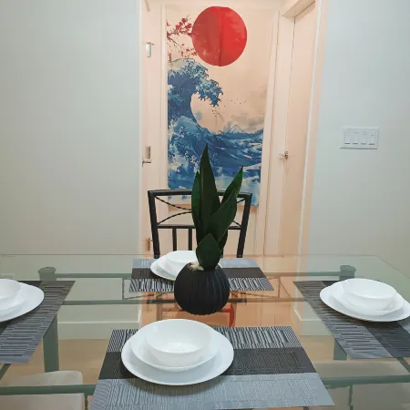 New condo! Great amenities, near Skytrain!