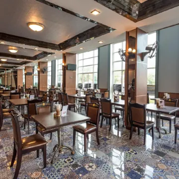 Le Erawan Phang Nga Hotel Отели рядом с достопримечательностью «Пирс Тхадан»