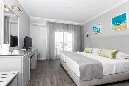 Velamar Boutique Hotel - Adults Friendly Отели рядом с достопримечательностью «Pine Cliffs Golf Course»