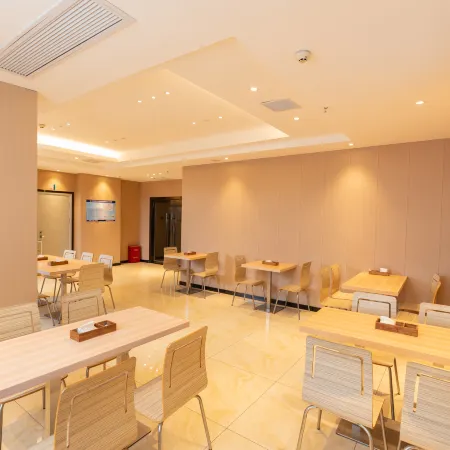 City Convenience Hotel (Yingcheng Railway Station Shanghe Square)