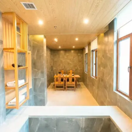 Xingcheng Haishanghai Hot Spring Hotel
