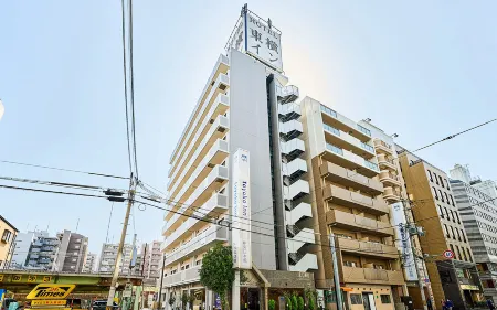 Toyoko Inn Shin-Osaka Chuo-Guchi Honkan Отели рядом со станцией Mikuni Railway Station