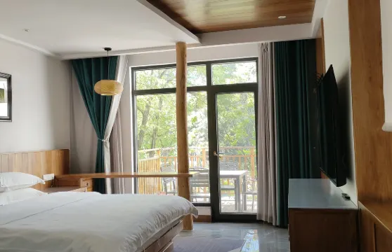 林州天平山桃園度假村