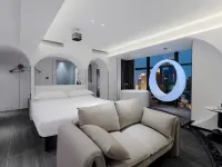 Nanqing Starry Sky Tower Hotel (Chengdu Chunxi Road Taikoo Li Branch) Hotels near Chunxi Road