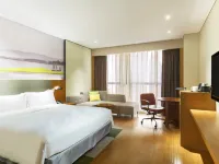 Holiday Inn & Suites TIANJIN DOWNTOWN by IHG Hotels near Nankai