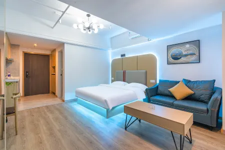 Bi'an Light Luxury Hotel (High-tech Wanda Zhengxuanhui Branch) Отели рядом с достопримечательностью «Zhengzhou University»