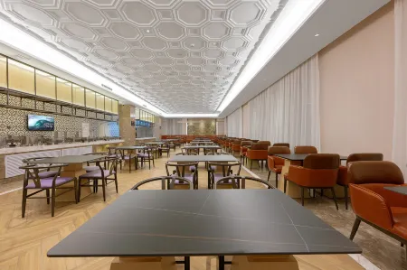 Vienna Hotel (Dachaidan) Отели в г. Хайси-Монголо-Тибетский автономный округ