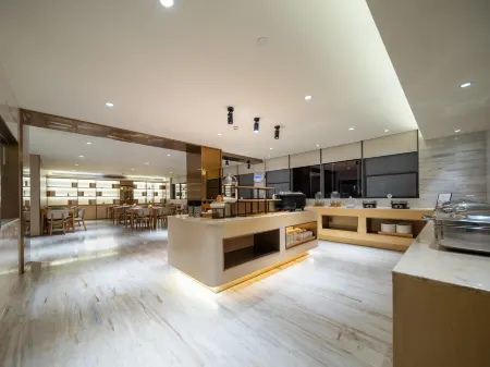 JI Hotel (Chengdu Shuangliu Airport) Отели рядом с достопримечательностью «Heidi and the garden of the dragonfly»