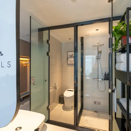 H Hotel (Linfen Houma Xintian Square)