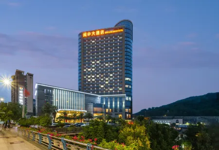 Minzhong Grand Hotel Отели рядом с достопримечательностью «Guifeng Ancient Village Scenic Area»