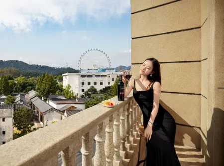 Hengdian Yihe Hotel (Qinwang Palace Dream Valley Branch)