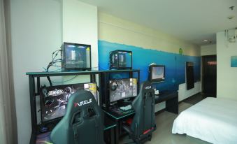 leihou E-sports Hotel (Zhanjiang Poly Fisherman's Wharf)