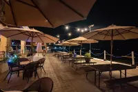 Whiterock Beach Resort - 바